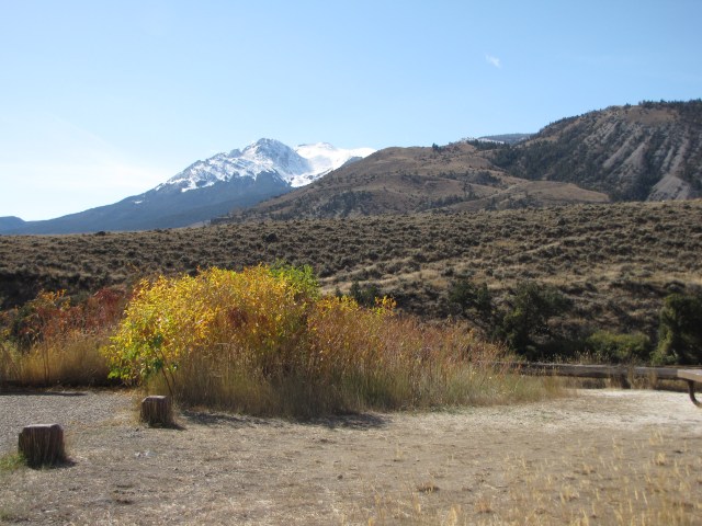 Devils Slide to the right, Electric Peak in background